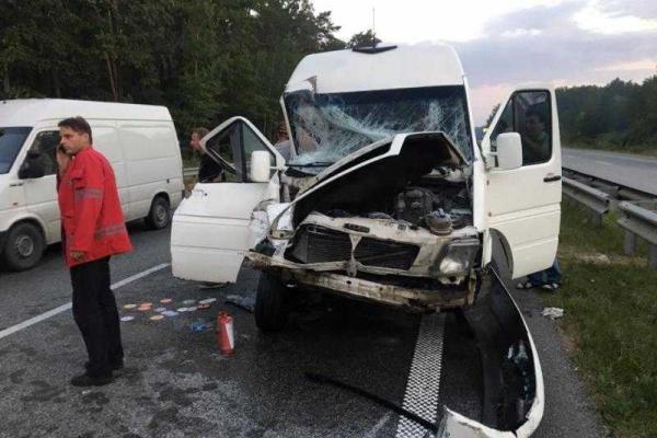 Участники украинской группы "ТНМК" попали в ДТП