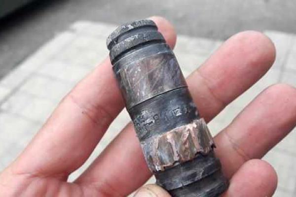 Боевики огнем из танка "поздравили" мирных жителей Марьинки с Днем Независимости Боевики огнем из танка "поздравили" мирных жителей Марьинки с Днем Независимости