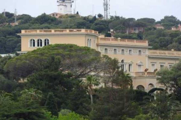 Во Франции выставлена на продажу дорогая в мире вилла Во Франции выставлена на продажу дорогая в мире вилла