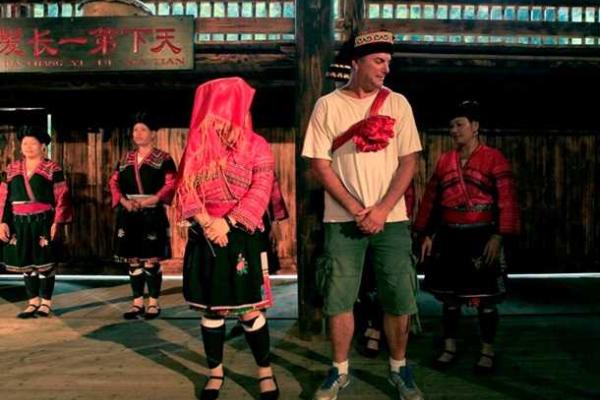 Журналисты показали деревню, в которой живут "длинноволосые женщины" Журналисты показали деревню, в которой живут "длинноволосые женщины"