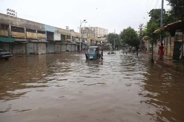 В Пакистане третьи сутки идут дожди: погибло более 20 человек В Пакистане третьи сутки идут дожди: погибло более 20 человек