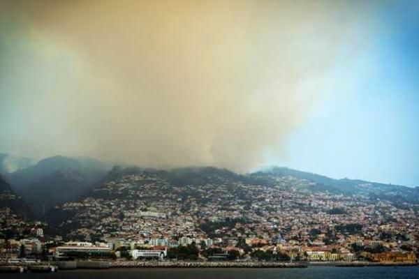 Португальский остров Мадейра охвачен огнем: есть жертвы, идет эвакуация