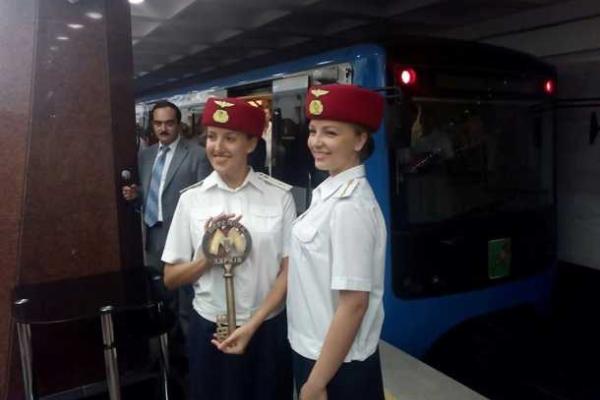 Порошенко посетил церемонию открытия станции метро "Перемога" в Харькове Порошенко посетил церемонию открытия станции метро "Перемога" в Харькове