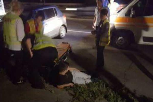 В Киеве на ночной дороге "Skoda" влетела в столб: серьезно пострадала девушка-пассажир В Киеве на ночной дороге "Skoda" влетела в столб: серьезно пострадала девушка-пассажир