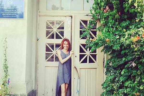 Актриса Любовь Толкалина устроила обнаженный заплыв в реке Мокша Актриса Любовь Толкалина устроила обнаженный заплыв в реке Мокша