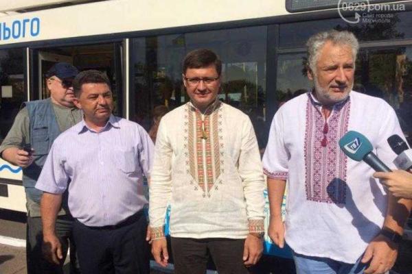 Город Мариуполь в преддверии праздника получил 4 новых современных троллейбуса