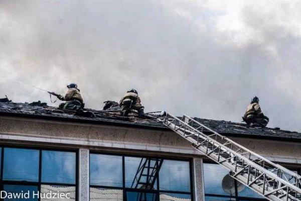 В сети появилось видео ликвидации пожара в офисе Таруты в Донецке В сети появилось видео ликвидации пожара в офисе Таруты в Донецке