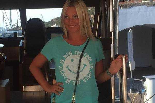 Звезда 90-х Ирина Салтыкова устроила "жаркую" фотосессию в Испании