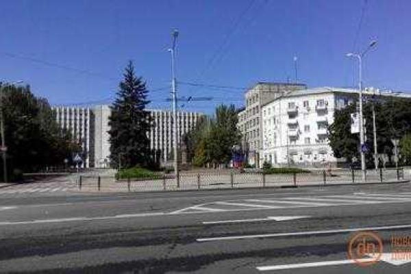 Оккупированный Донецк в День города: много флагов и пустые улицы