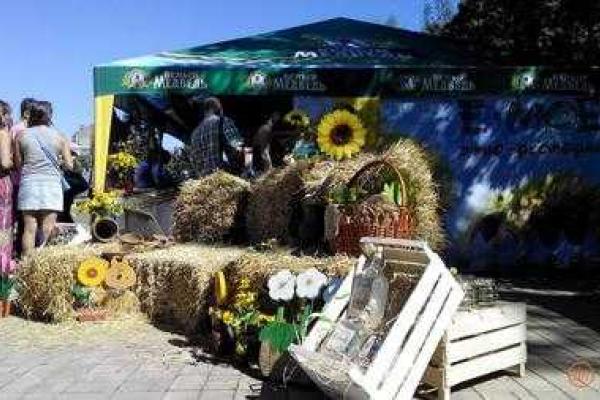 Оккупированный Донецк в День города: много флагов и пустые улицы