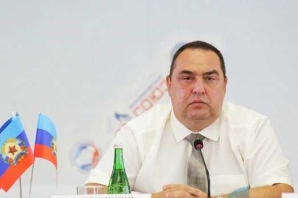 В сеть попали снимки главаря "ЛНР" Плотницкого после "покушения": ни ожогов, ни шрамов, ни следов от осколков В сеть попали снимки главаря "ЛНР" Плотницкого после "покушения": ни ожогов, ни шрамов, ни следов от осколков