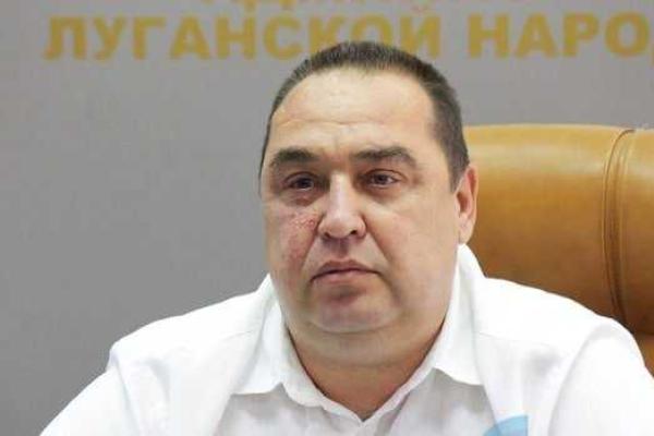В сеть попали снимки главаря "ЛНР" Плотницкого после "покушения": ни ожогов, ни шрамов, ни следов от осколков В сеть попали снимки главаря "ЛНР" Плотницкого после "покушения": ни ожогов, ни шрамов, ни следов от осколков