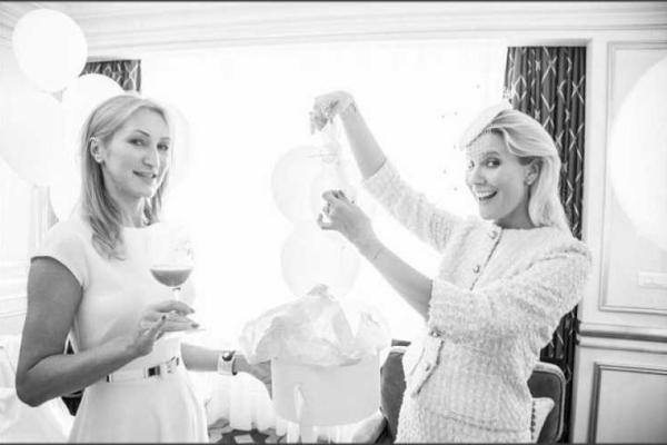 В Греции состоялась церемония бракосочетания Елены Летучей и бизнесмена Юрия Анашенкова В Греции состоялась церемония бракосочетания Елены Летучей и бизнесмена Юрия Анашенкова