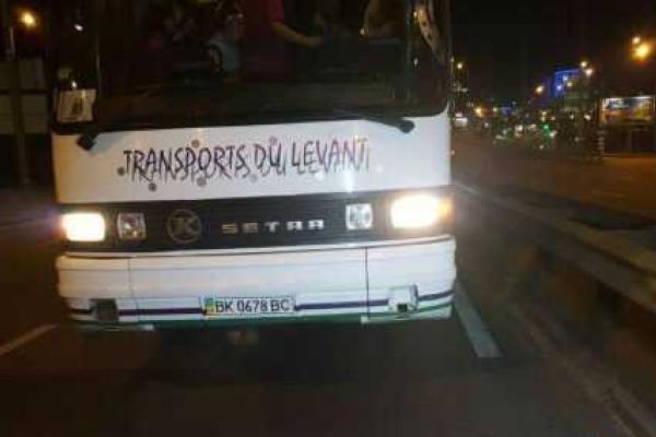 В Киеве мужчина накануне своего дня рождения попал по колеса "Volkswagen" и автобуса В Киеве мужчина накануне своего дня рождения попал по колеса "Volkswagen" и автобуса