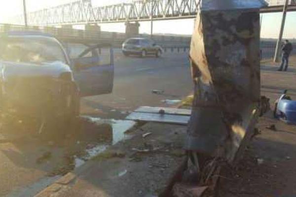 В Киеве девушка-пассажир такси погибла в жутком ДТП В Киеве девушка-пассажир такси погибла в жутком ДТП