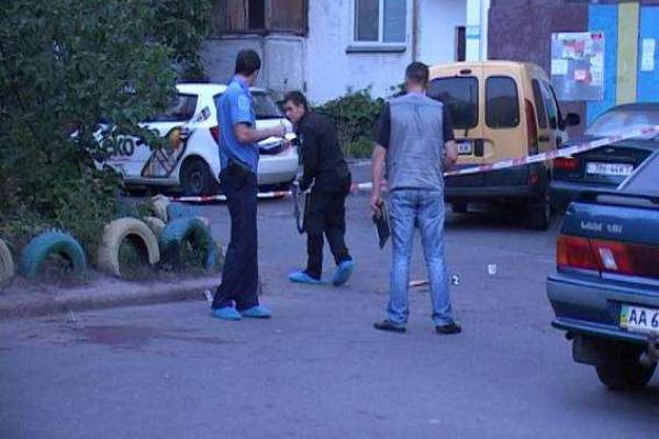 В Киеве ссора двух мужчин из-за девушки закончилась смертью В Киеве ссора двух мужчин из-за девушки закончилась смертью