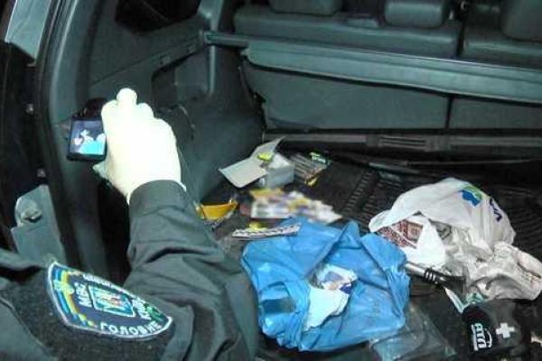 В Киеве задержан мужчина, ранивший двух человек при ночных "разборках" возле столичного кафе В Киеве задержан мужчина, ранивший двух человек при ночных "разборках" возле столичного кафе