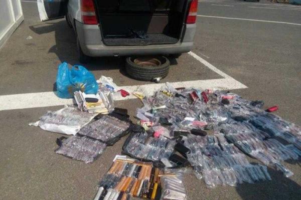 На КПВВ силовики продолжают ловить граждан, пытающихся ввезти товар на оккупированные территории