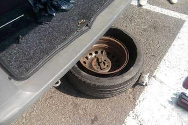 На КПВВ силовики продолжают ловить граждан, пытающихся ввезти товар на оккупированные территории