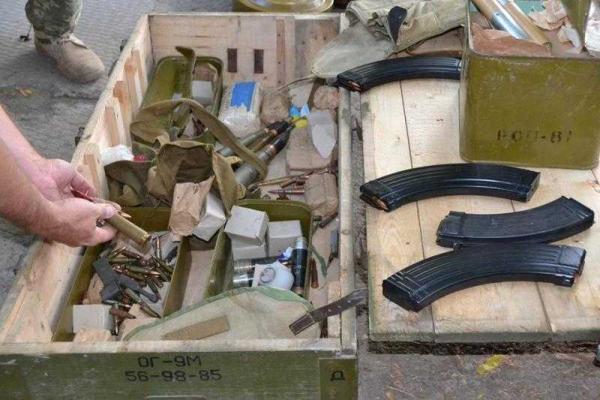 На Луганщине обнаружен большой схрон с боеприпасами российского производства