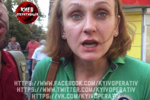 В Киеве пьяная врач-нейрохирург за рулем "KIA sorento" устроила массовое ДТП В Киеве пьяная врач-нейрохирург за рулем "KIA sorento" устроила массовое ДТП