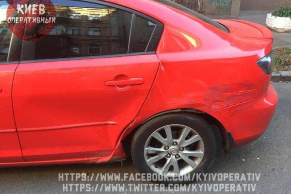 В Киеве пьяная врач-нейрохирург за рулем "KIA sorento" устроила массовое ДТП В Киеве пьяная врач-нейрохирург за рулем "KIA sorento" устроила массовое ДТП