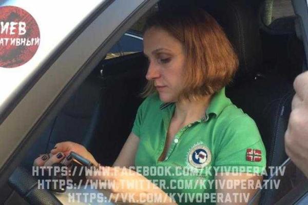 В Киеве пьяная врач-нейрохирург за рулем "KIA sorento" устроила массовое ДТП В Киеве пьяная врач-нейрохирург за рулем "KIA sorento" устроила массовое ДТП