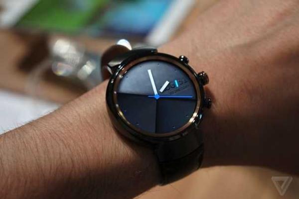 Компания "Asus" представила новинку - "умные" наручные часы "ZenWatch"