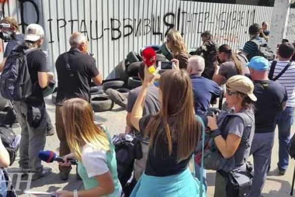 Блокада "Интера": активисты готовятся ставить палатки и строить баррикады