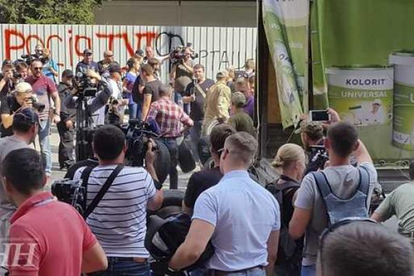 Блокада "Интера": активисты готовятся ставить палатки и строить баррикады