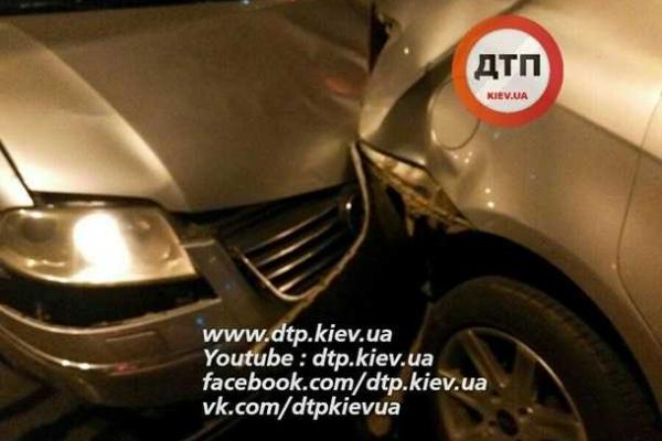 В Киеве пьяный лихач влетел в автомобиль Надежды Савченко В Киеве пьяный лихач влетел в автомобиль Надежды Савченко