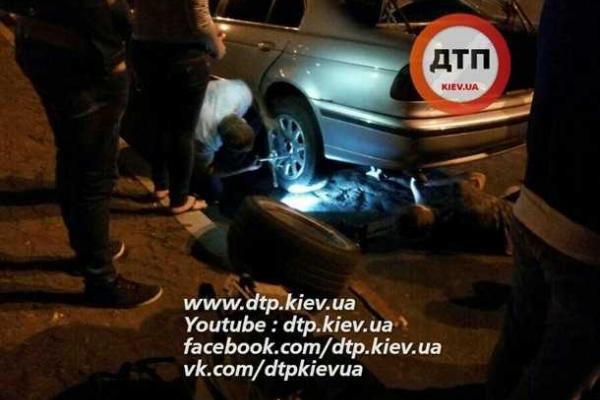 В Киеве пьяный лихач влетел в автомобиль Надежды Савченко В Киеве пьяный лихач влетел в автомобиль Надежды Савченко