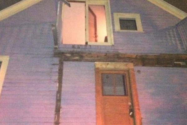 В США фатально закончилась веселая вечеринка: рухнул балкон с 30 студентами В США фатально закончилась веселая вечеринка: рухнул балкон с 30 студентами