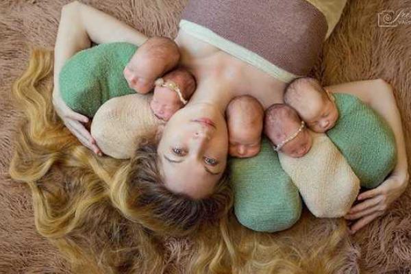 Трогательная фотосессия младенцев-пятерняшек из Одессы