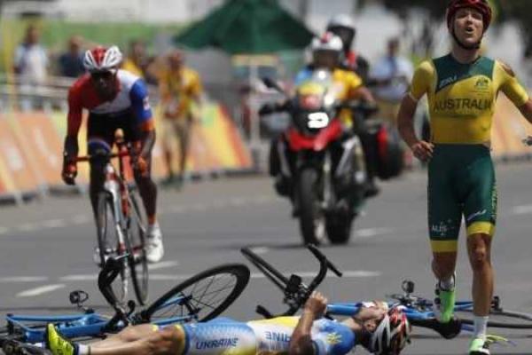 Рио-2016: на велогонке произошло фатальное столкновение украинского и австралийского спортсменов Рио-2016: на велогонке произошло фатальное столкновение украинского и австралийского спортсменов
