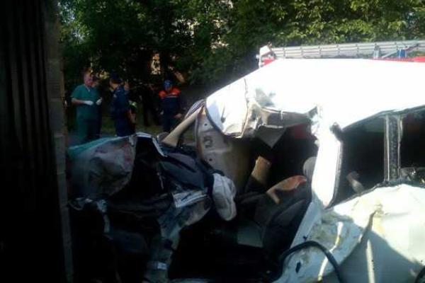 Жуткая авария на Ровенщине: в ДТП погиб водитель "Peugeot Partner" и два ребенка-пассажира Жуткая авария на Ровенщине: в ДТП погиб водитель "Peugeot Partner" и два ребенка-пассажира