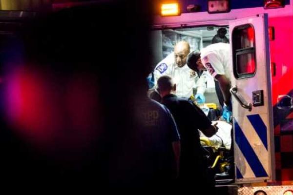 Кровавый карнавал: в Нью-Йорке неизвестный расстрелял участников уличного фестиваля Кровавый карнавал: в Нью-Йорке неизвестный расстрелял участников уличного фестиваля