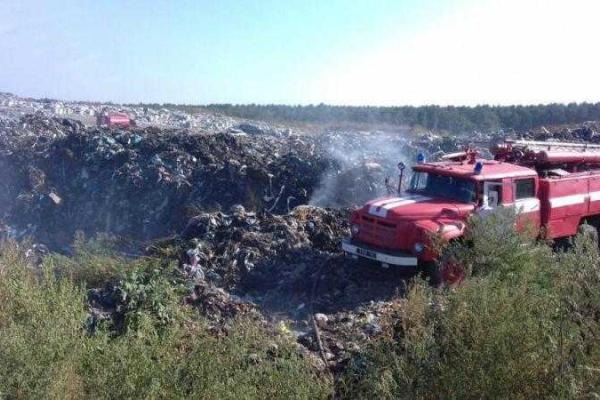 На Черкасчине произошел масштабный пожар на мусорной свалке На Черкасчине произошел масштабный пожар на мусорной свалке