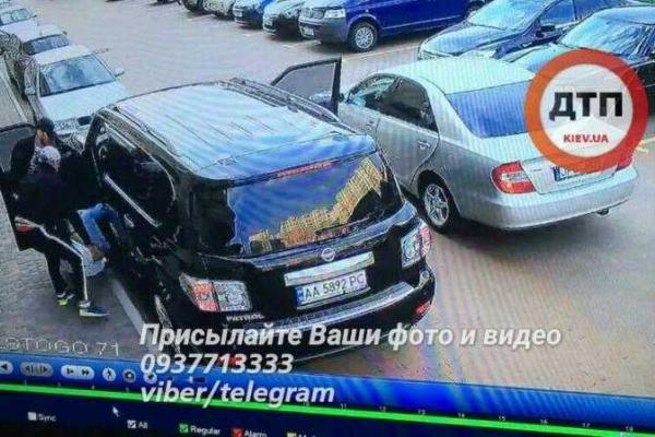 В Киеве произошло дерзкое похищение молодой пары В Киеве произошло дерзкое похищение молодой пары