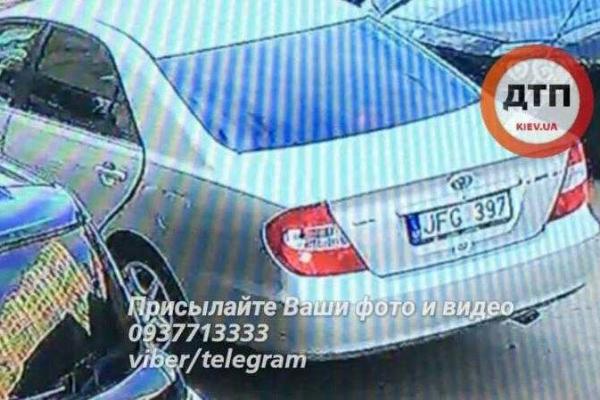В Киеве произошло дерзкое похищение молодой пары В Киеве произошло дерзкое похищение молодой пары