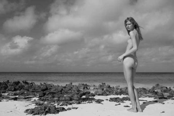 В Москве закрыли скандальную выставку фотографа Джока Стерджеса с изображениями обнаженных детей