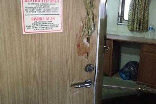 В сети появились кадры спецоперации по освобождения заложников на турецком судне В сети появились кадры спецоперации по освобождения заложников на турецком судне