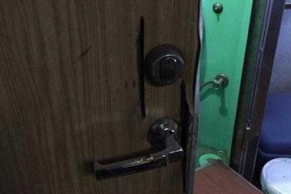 В сети появились кадры спецоперации по освобождения заложников на турецком судне В сети появились кадры спецоперации по освобождения заложников на турецком судне