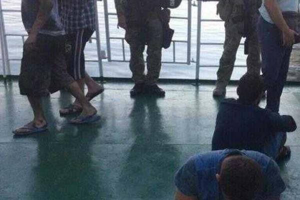 В сети появились кадры спецоперации по освобождения заложников на турецком судне В сети появились кадры спецоперации по освобождения заложников на турецком судне