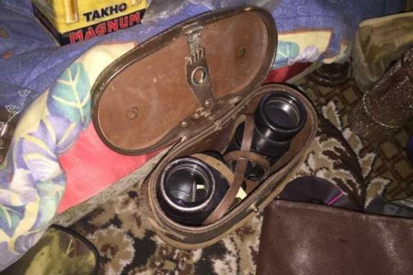 В Мукачево сотрудники СБУ защелкнули наручники на запястьях торговцев оружием