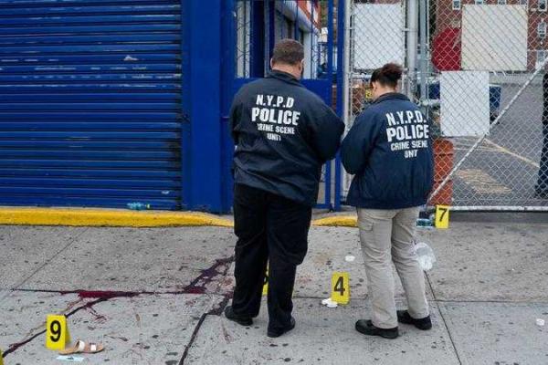 Кровавый карнавал: в Нью-Йорке неизвестный расстрелял участников уличного фестиваля Кровавый карнавал: в Нью-Йорке неизвестный расстрелял участников уличного фестиваля