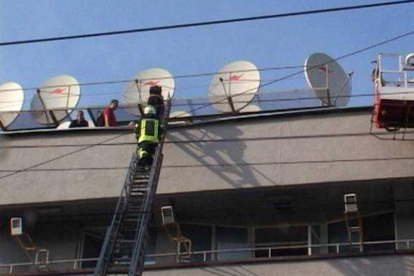 Киевская полиция расследует два уголовных производства по фактам событий под офисом студии "Интер" Киевская полиция расследует два уголовных производства по фактам событий под офисом студии "Интер"