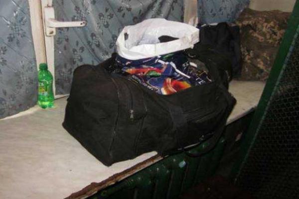 В Киеве на станции метро "Вокзальная" задержали мужчину с полной сумкой гранат В Киеве на станции метро "Вокзальная" задержали мужчину с полной сумкой гранат