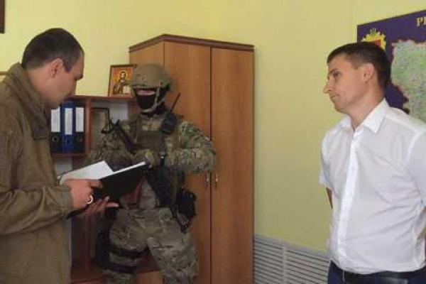 На Ровенщине задержан прокурор по делу незаконной добычи янтаря