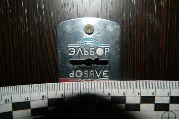 В Киеве мужчина, ограбивший квартиру, убегая попал под колеса грузовика В Киеве мужчина, ограбивший квартиру, убегая попал под колеса грузовика